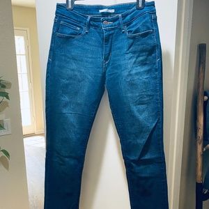 Levi's Mid Rise Skinny Size 10 💋